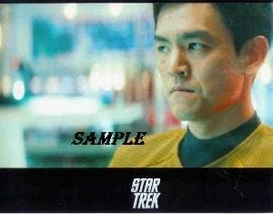 Звезден път 2009 Джон Чо в ролята на лейтенант . Hikaru Сулу Близък план на Контрол 8 х 10 Снимка