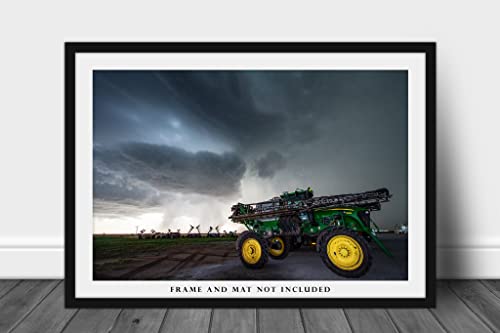 Снимка на буря, Принт (без рамка), Изображението на гръмотевична буря, което се приближава до распылителю в един Дъждовен пролетен ден,